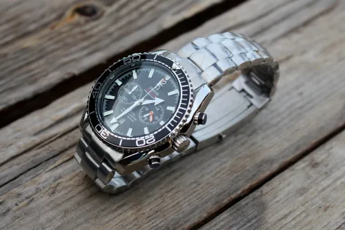 SOLDES / PROMOTIONS: Montres OMEGA Seamaster Planet Ocean