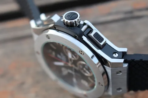 PROMOTIONS SOLDES: Montres HUBLOT BIG BANG Steel