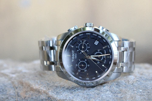 Montre TISSOT Couturier