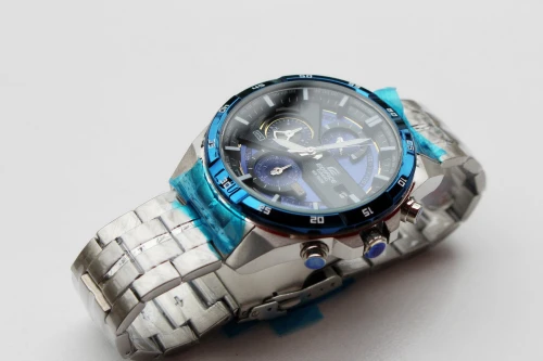 SOLDE: Montres CASIO EFR-556DB-2