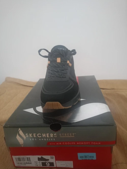 Skechers street