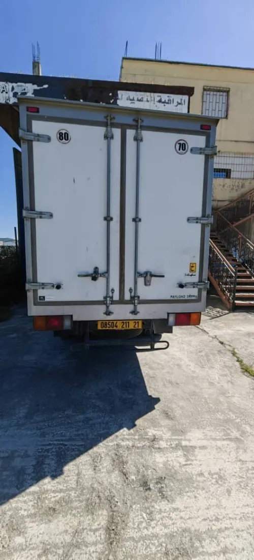 Hyundai D65 2011