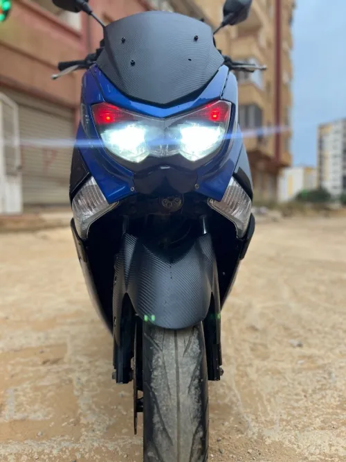 YAMAHA NMAX 