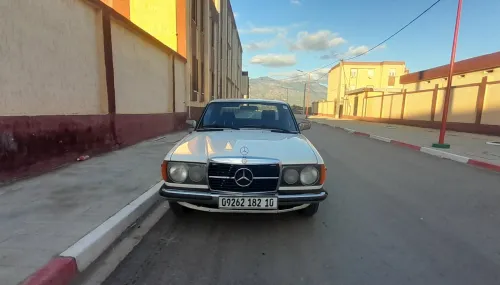 Mercedes Classe E 1982 Classe E