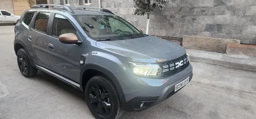Dacia Duster 2024 gold