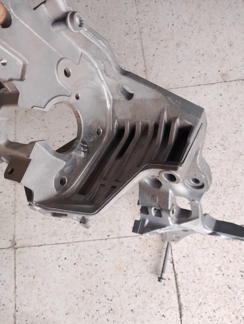 Support pompe clim Volkswagen Golf VII 2.0 GTD - 04L903143B