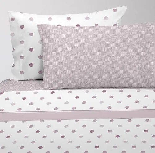 Lot de 60 pieces comprenant des couvres lit, draps , couette , couverture ect..