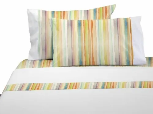 Lot de 60 pieces comprenant des couvres lit, draps , couette , couverture ect..