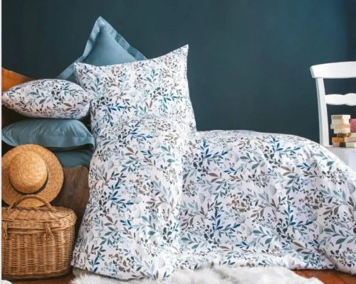 Lot de 60 pieces comprenant des couvres lit, draps , couette , couverture ect..