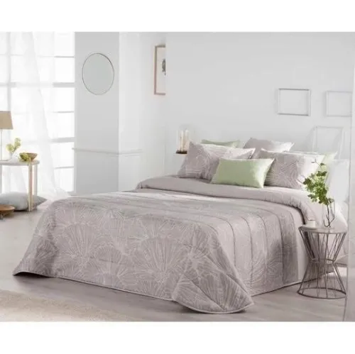 Lot de 60 pieces comprenant des couvres lit, draps , couette , couverture ect..