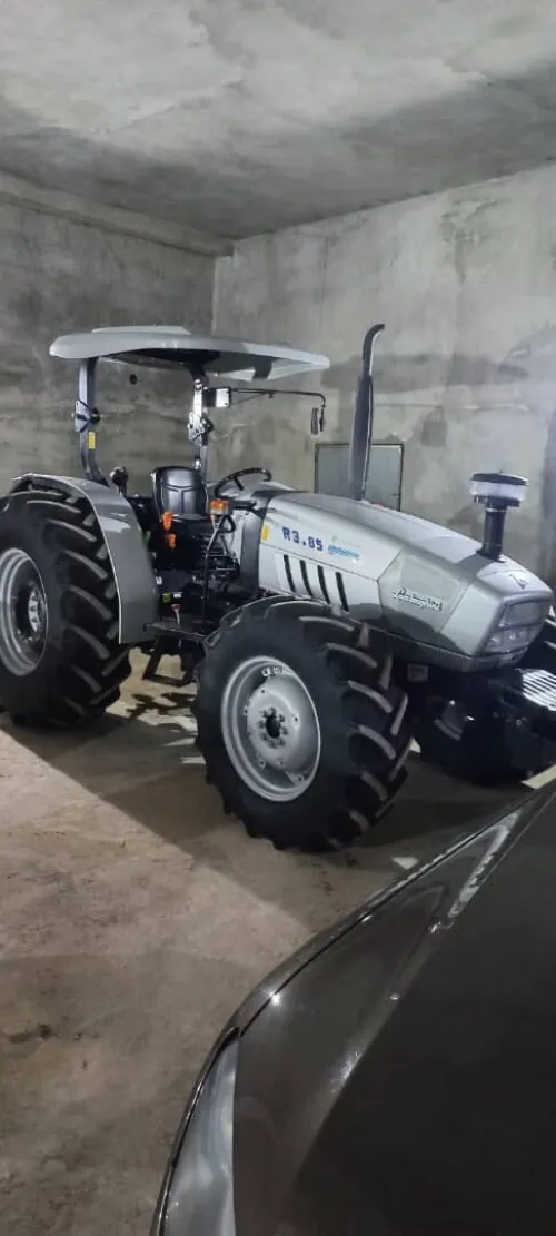 Tracteur lomborghini 85ch ,année 2016, prix 670 millions