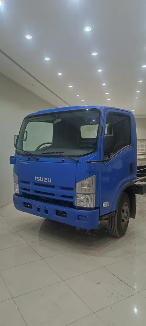 Isuzu Super jombo 2025