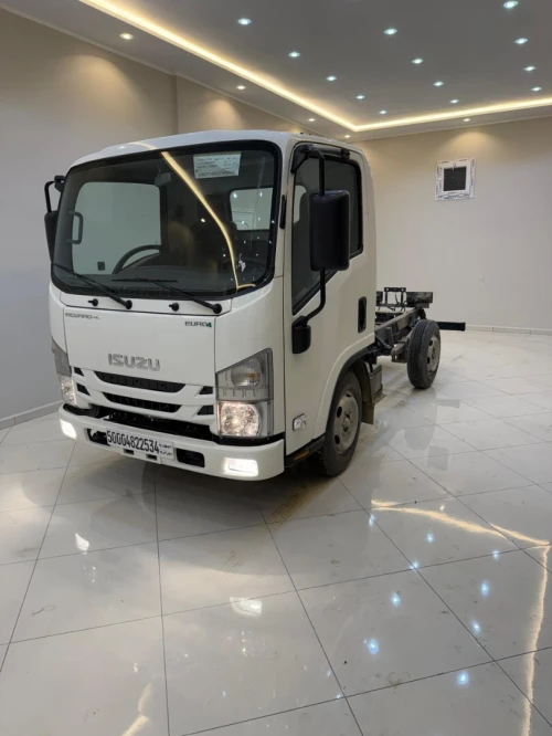 Isuzu Super jombo 2025