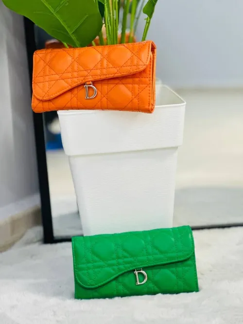 Sacs à main pour femmes qualité TOP importation .