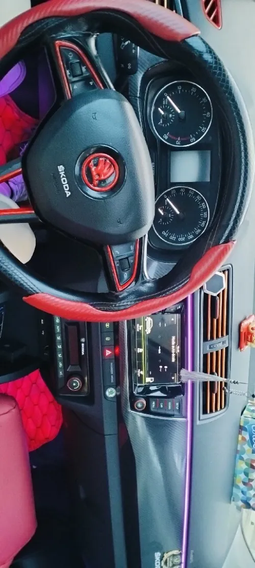 Skoda Fabia 2015 Style (avec toit panoramique)