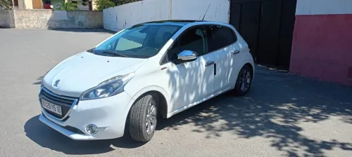 Peugeot 208 2015 Allure