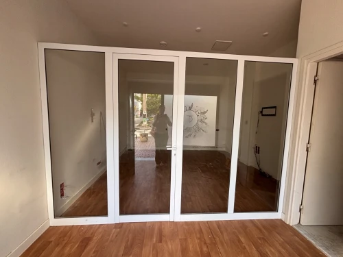 Séparation Verrière en aluminium occasion avec porte idéale bureau ou cabinet