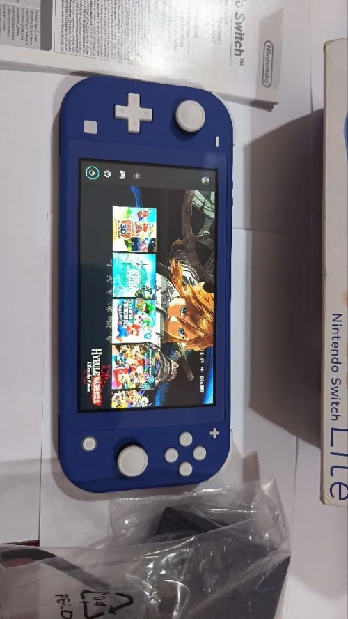 Nintendo switch lite flashé jamais utilisé 