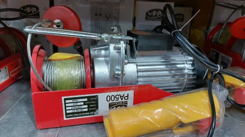 Treuil monte charge électrique 1500kg 220v