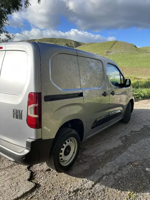 Fiat Doblo 2025 3 places