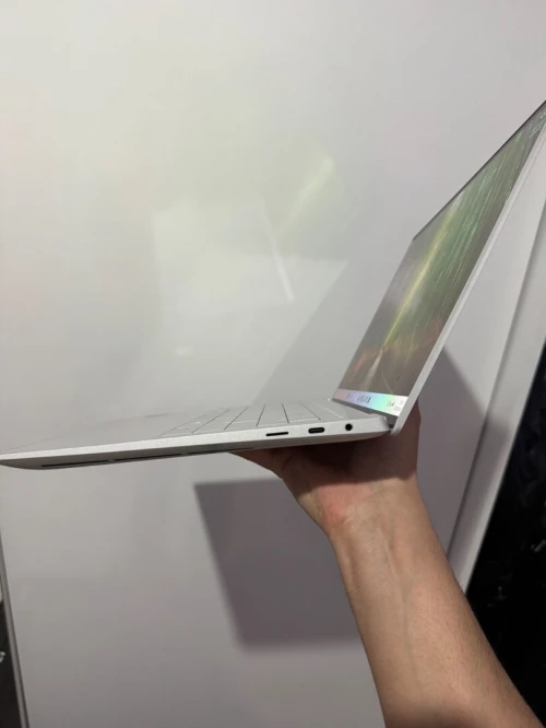 Laptop Dell 14 Permium 2025 La puissance