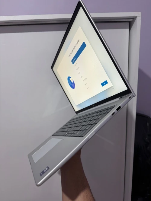Laptop Professionnel IA HP elitebook 8 G1i