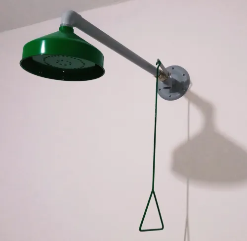 Douchette et lave yeux de sécurité