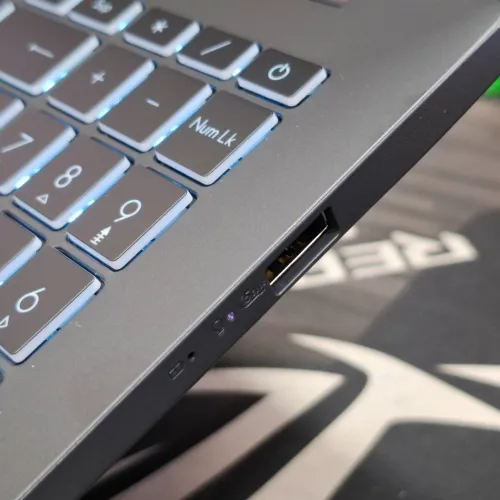 Asus v16 Intel core5 RAM 16GB 512SSD RTX 4050 6GB. Écran 16 144GHz jamais utilisé sous emballage