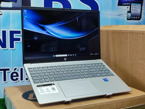 HP LAPTOP 15 I5 1235U 08GO RAM 512SSD 15.6 HD TACTILE JAMAIS UTILISÉ SOUS EMBALLAGE 