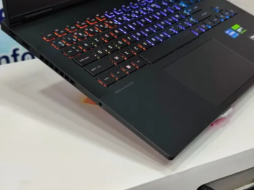 HP OMEN 16 i7 13620H 16Go DDR5 1To SSD 16"FHD 165Hz RTX 4060 08 GO JAMAIS UTILISÉ SOUS EMBALLAGE 