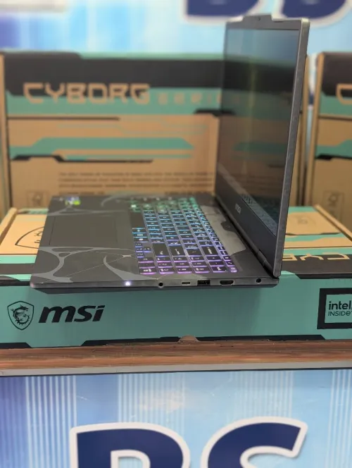 MSI CYBORG 15 / i7 13620H / RTX 5060 8GB / 16GB DDR5 / 512 GB SSD NVME/ ÉCRAN 15,6'' FHD IPS 144HZ