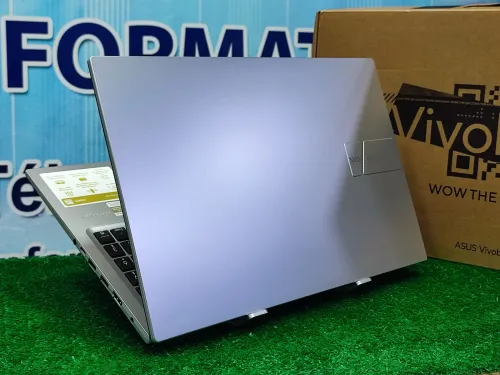 Asus Vivobook 15 M1502Q AMD Ryzen 7 5800H 16GO 1TO SSD 15.6 FHD JAMAIS UTILISÉ SOUS EMBALLAGE 