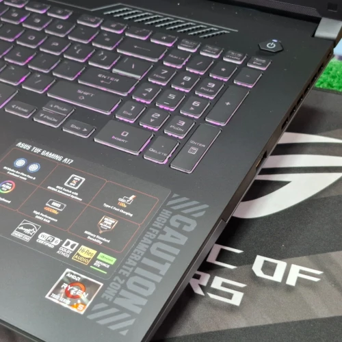 ASUS TUF A17 FA707 AMD RYZEN 5 7535HS 16GO RAM 512SSD 17.3 FHD 144HZ RTX 4050 JAMAIS UTILISÉ 