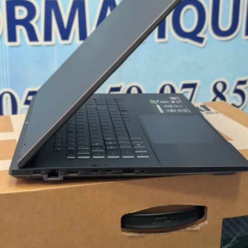 Asus TUF A18 AMD Ryzen 7 260w RAM 16GB 1TB écran 18 144HZ RTX 5070 8GB jamais utilisé sous emballage