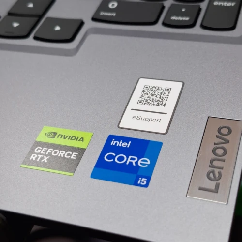 Lenovo LOQ 15IRX10 i5-13450HX / 16 Go DDR5 / RTX 5050 8 Go GDDR7/ 512 Go SSD/144 Hz Jamais utilise
