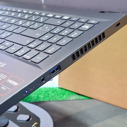Acer Nitro V 15 AMD Ryzen 5 7535HS / 08Go RAM / 512SSD / RTX 3050 / 15.6 FHD 165 Hz/ JAMAIS UTILISÉ