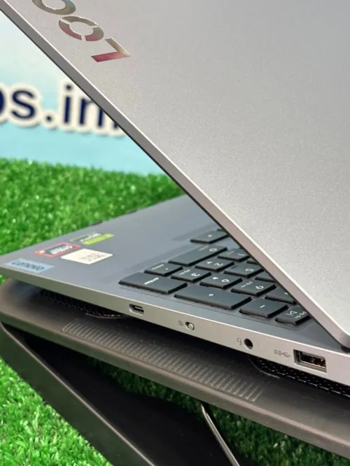 LENOVO LOQ 5 15AHP1O / AMD RYZEN 5 220 / RTX  5050 / 16 Go DDR5 / 512  SSD NVME / 15.6" FHD 144 Hz