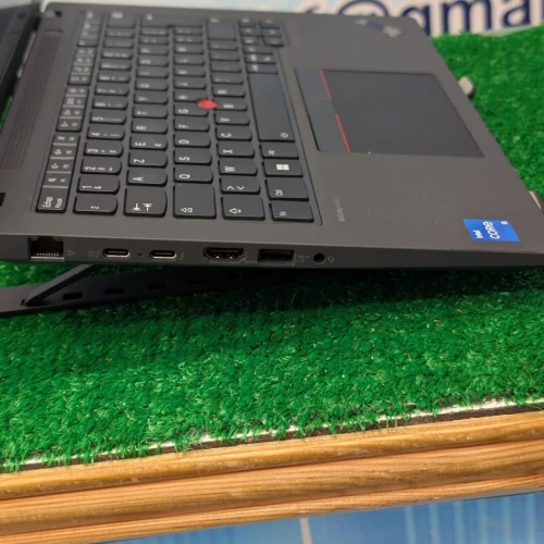 T14 i5. 1334u ram 16GB DDR5 256ssd écran 14FUL HD tactile
