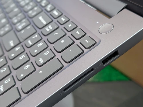 Lenovo LOQ 15IAX9E i5 12450HX / RTX 4050 6Go / 16 Go DDR5 / 512Go SSD / 144Hz JAMAIS UTILISÉ