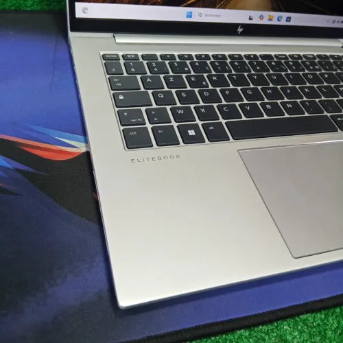 HP elitebook 845 G9 AMD Ryzen 5 6650U RAM 16GB 256SSD écran 14 full HD 