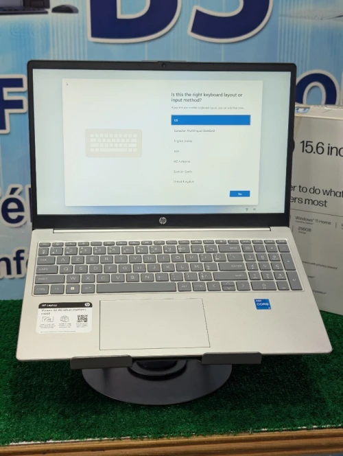 HP 15  i5 1235U ram 8gb 256SSD écran 15.6 FuL HD jamais utilisé SOUS EMBALLAGE
