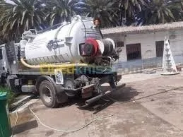 Camion débouchage vidange nettoyage de canalisation 