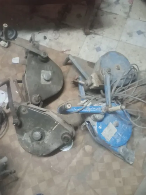 Moteurs manuels pour panneaux