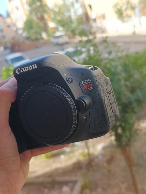 Canon T3i 600d Boîte nu