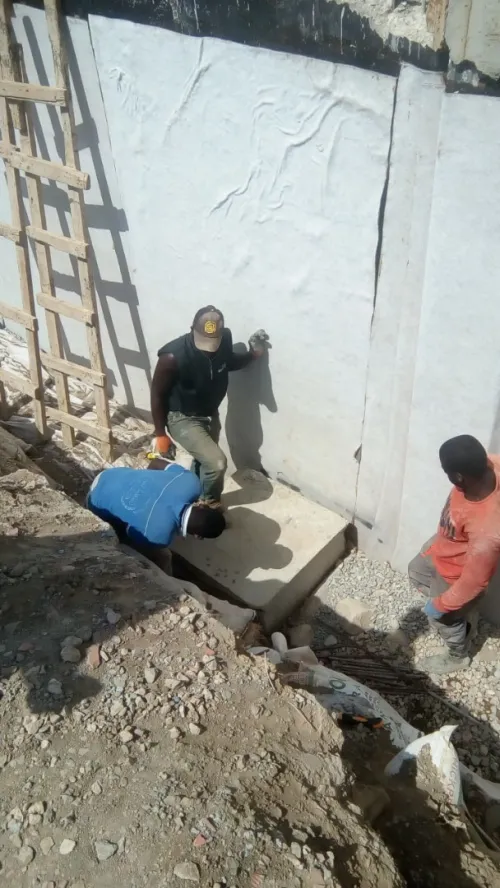 réalisation des escalier moderne et les poteaux et voiles & dalles en béton  