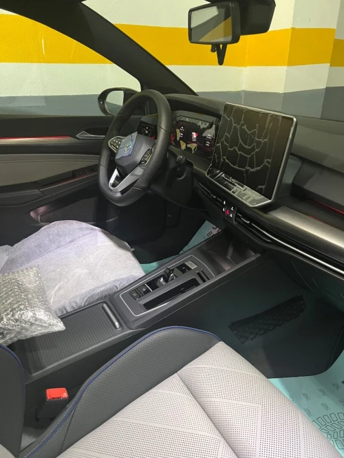 Volkswagen Golf 8 2026 R Black Edition 