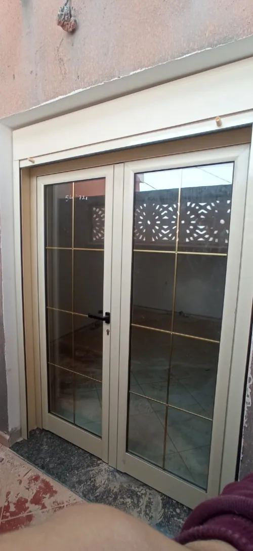 menuisier aluminum et pvc et aménagement et tous revêtement intérieur et extérieur