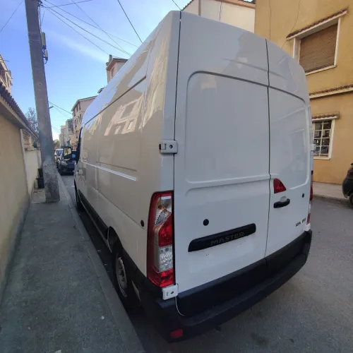 Renault master 2 paño  صافي 2024