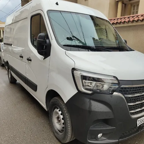 Renault master 2 paño  صافي 2024