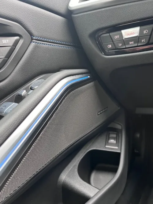 BMW Série 3 2025 M PERFORMANCE